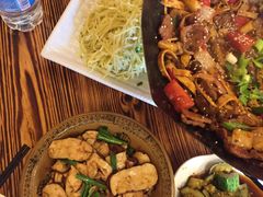 -富正毅三下锅·湘西韵味(天门山索道店)