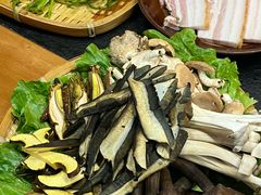 -阿山卓·野生菌火锅·纳西火塘烤肉