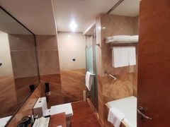 -珠海拱北口岸希尔顿欢朋酒店