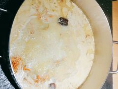 -洪氏嗨捞·广东猪肚鸡·椰子鸡火锅(西咸万象城店)