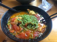 菠菜汁西红柿拌面-秦之味·岐山臊子面·陕西凉皮·腊汁肉夹馍(国权北路店)