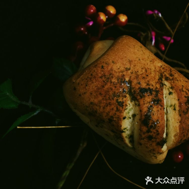 咸口叉烧特别香，黑芝麻咸奶酥上次吃觉得偏咸