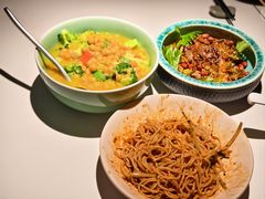 鸡丝凉面-麻六记(新天地店)