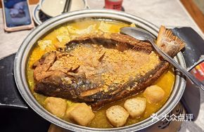 Golden-Silver Garlic Flavor Tofu Grilled Fish (Lingbo Fish)