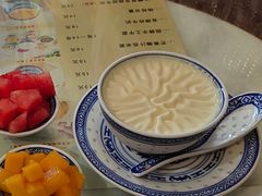 双皮奶加芒果-广信牛奶甜品世家(台东店)