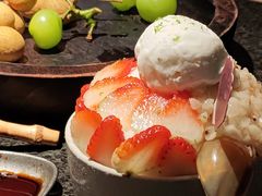-三出山火锅(南京万象天地店)