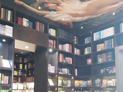 -钟书阁(松江泰晤士小镇店)