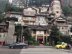 -屋顶顶城市·江景酒店-客房部