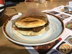 腊汁肉夹馍-秦䩊会·陕西biangbiang面(畹町路店)