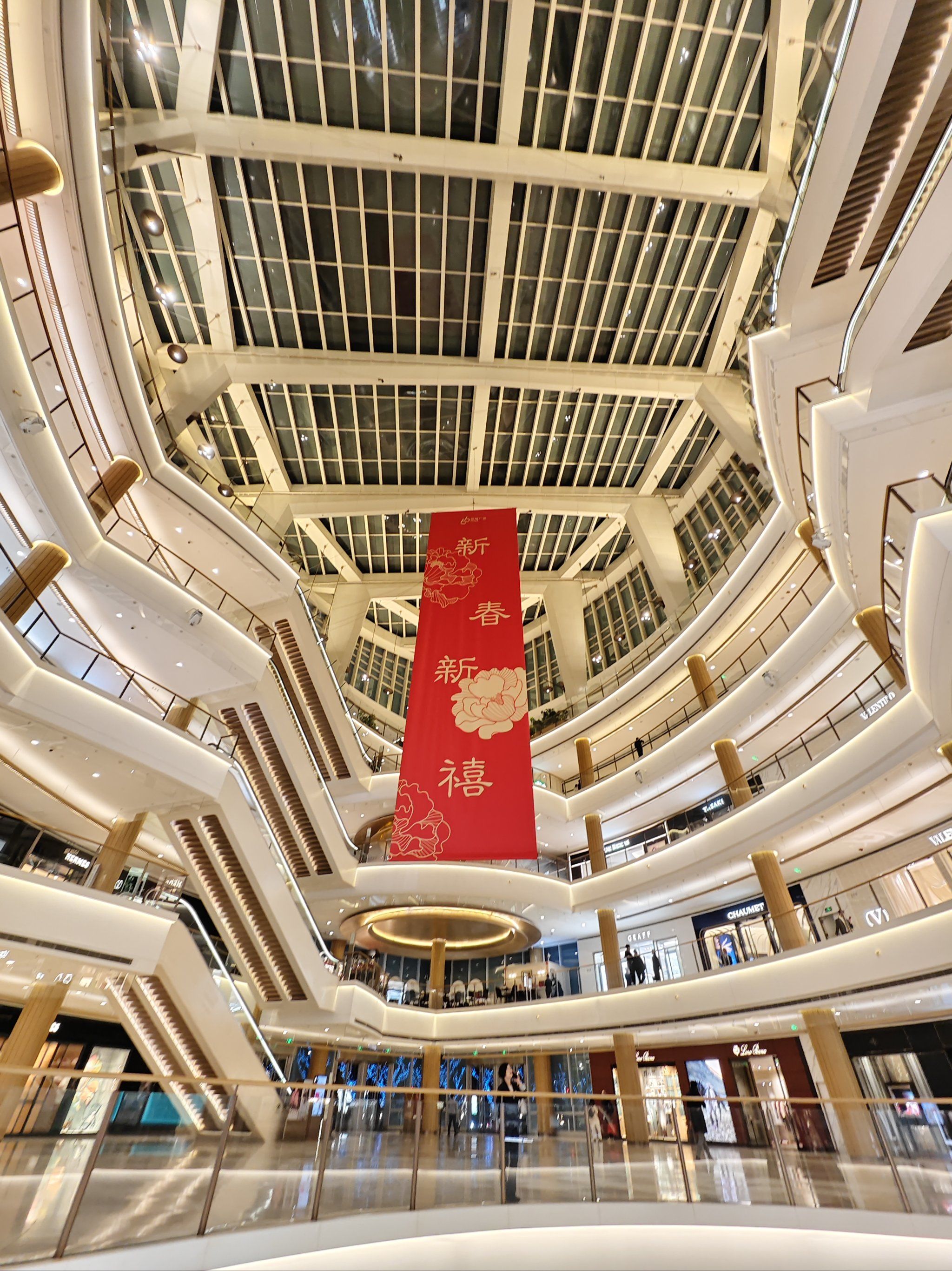 这个不花里胡哨,简简单单的也不错,满大气