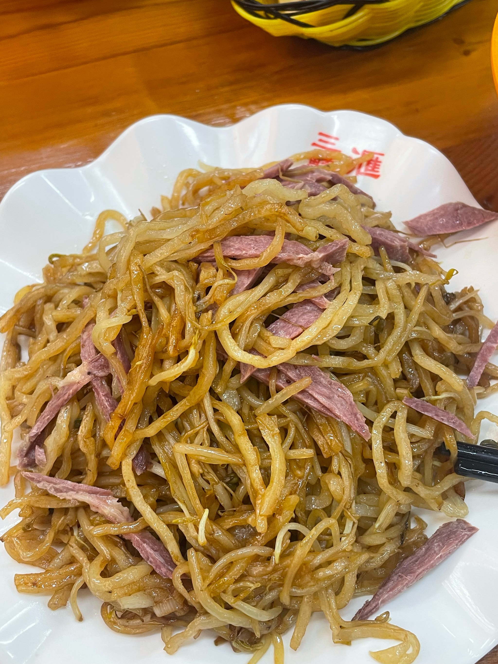 驴肉炒饼丝图片图片