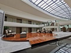 -上海滴水湖皇冠假日酒店