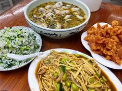 -胡子饮食店
