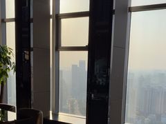 -唐拉雅秀酒店-西锦汇空中BBQ·思创餐厅
