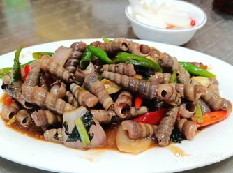 烟火气满满的大排档也是吃上了