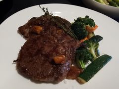 安格斯西冷牛扒配红酒松露汁-圣丰索菲特·法国餐厅