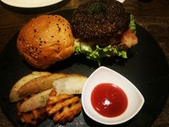 -HIGH FIVE哈福手工汉堡(桂林路店)