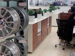 -上海宝信宝马4S店