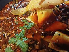 -鸿顺老铁锅美蛙鱼府(解放碑店)