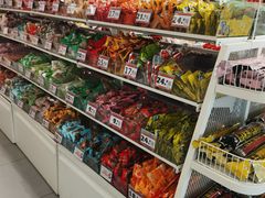 -赵一鸣零食(南京上元大街店)