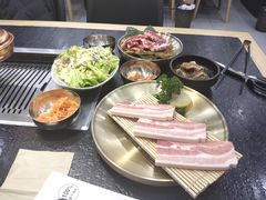 -臻牛烤肉