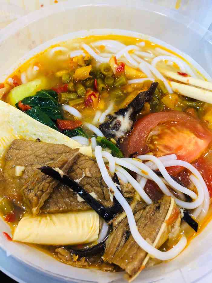 蒙自源过桥米线(国际轻纺城店)-"[薄荷]环境: 这家蒙自源在轻纺城的七