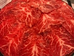 安格斯牛肉-鲜入围煮花胶鸡海鲜火锅