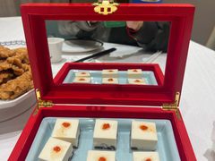 -品海楼·大连海胆锅贴馆(东港店)