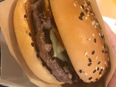 北美烧烤风味安格斯厚牛堡-麦当劳(明湖店)