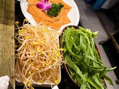 -宽板凳老灶火锅(台湾街店)