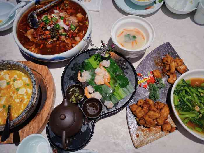 杭荟(万象城店)-"一到周末,各大商圈的餐饮业都热火朝天,稍.