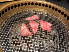 -铭牛烧肉·和牛海鲜自助(高新月牙湖店)