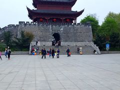 -巴陵广场