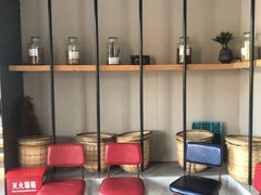 等位区-小南房鲜美蛙火锅(北苑店)