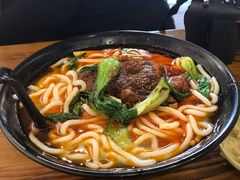 -丽虹云南过桥米线(兴工街店)