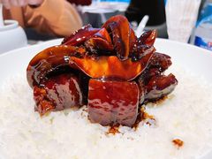 四头鲍鱼红烧肉-屋里厢上海菜馆