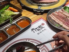 -青瓦炭韩潮烤肉(花园道店)