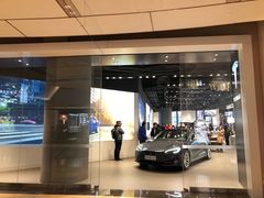 -TESLA 特斯拉(上海太古汇体验店)
