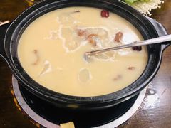 -黄桷树曹家私房菜(江与城店)