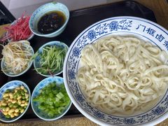 老北京炸酱面-门框胡同百年卤煮(新街口店)