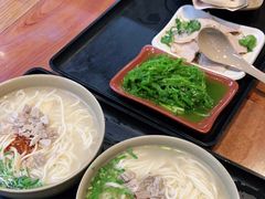 -亮亮面馆(经六路店)