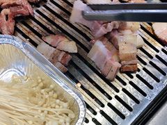 -臻牛烤肉