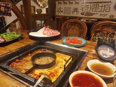 -老牌坊云南鱼豆花火锅(爱建店)