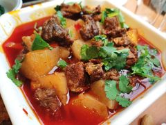 萝卜烧牛腩-曾牛肉