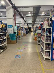 -逝水玩具折扣店