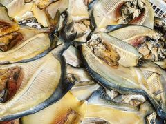 小鲳鱼-芦潮港集贸市场