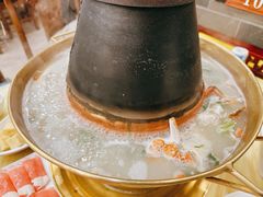 炭火火锅海鲜汤底-清花阁乌拉满族火锅(厦门街店)