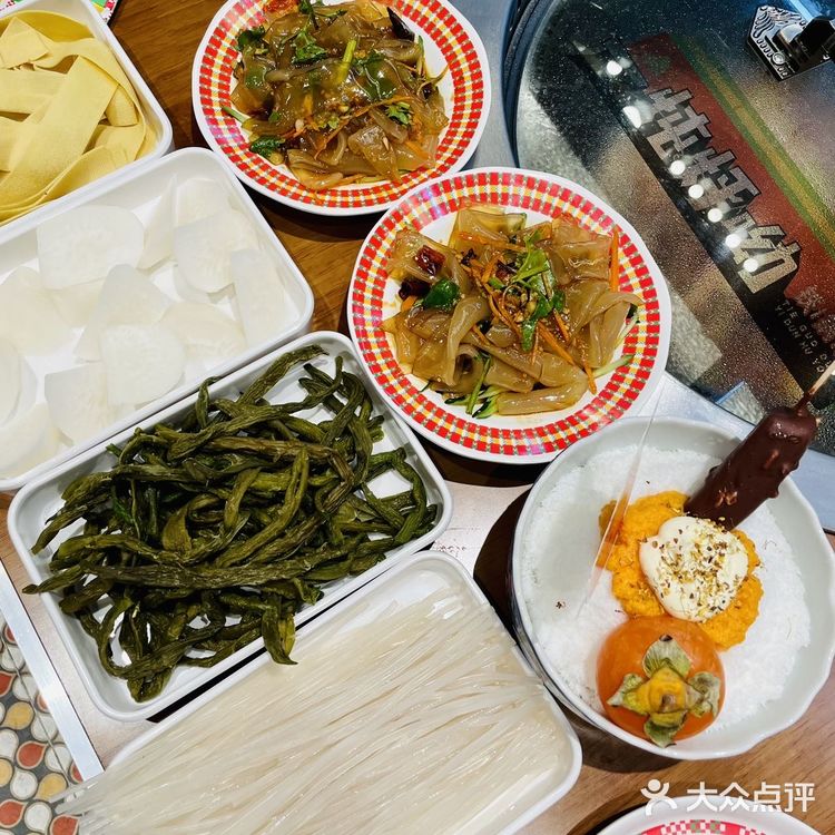 烀呦铁锅炖大鹅，[调皮]千禧年后最钟意的铁锅炖