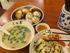 -三两春肚肺汤(崂山路店)