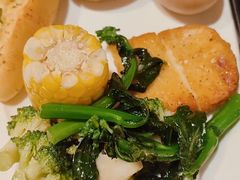 -深圳富苑皇冠假日套房酒店